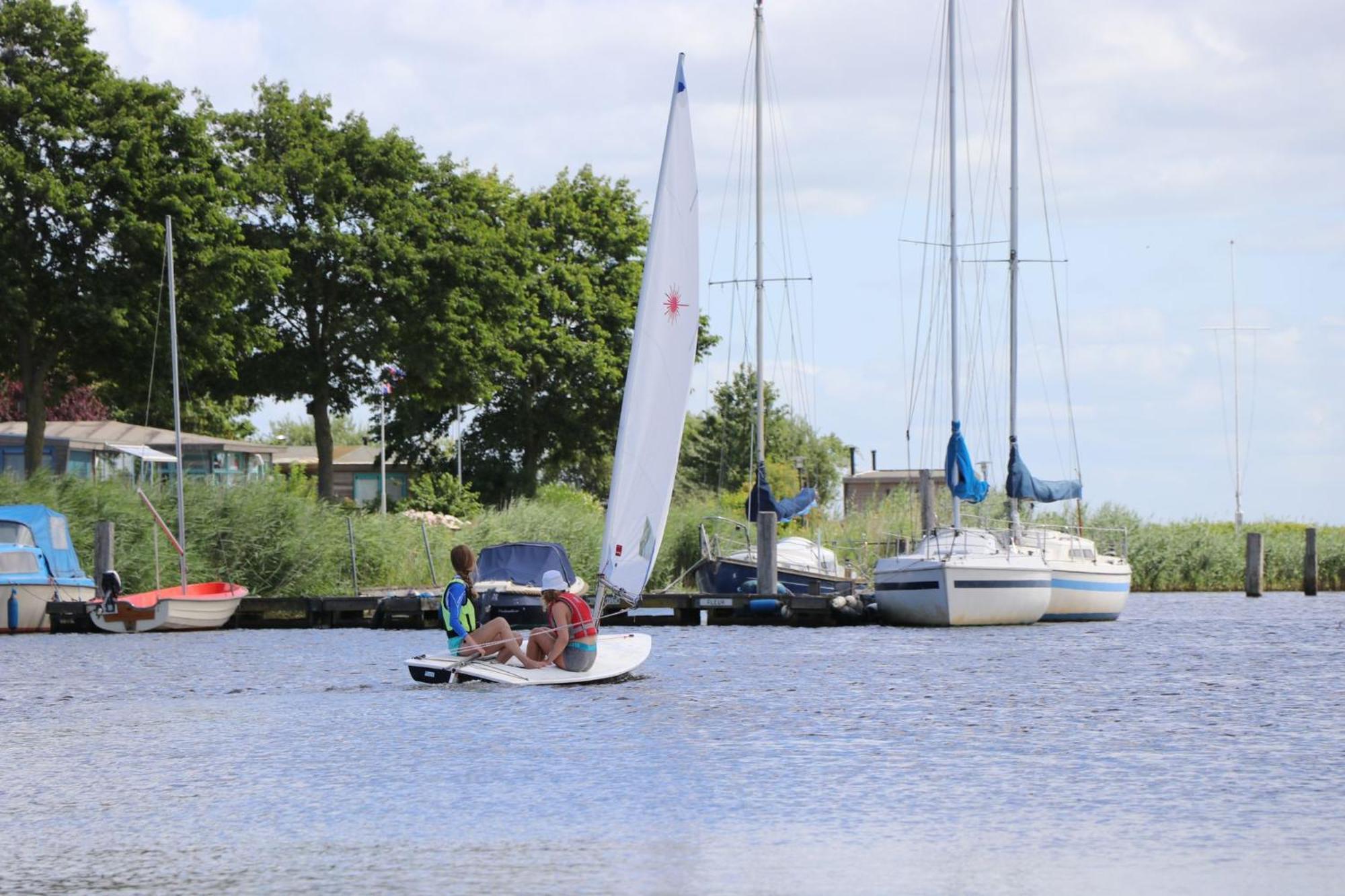 "Heleen" 6 Pers, Lauwersmeer Waterfront, Full Equipped And Modern Anjum Екстериор снимка